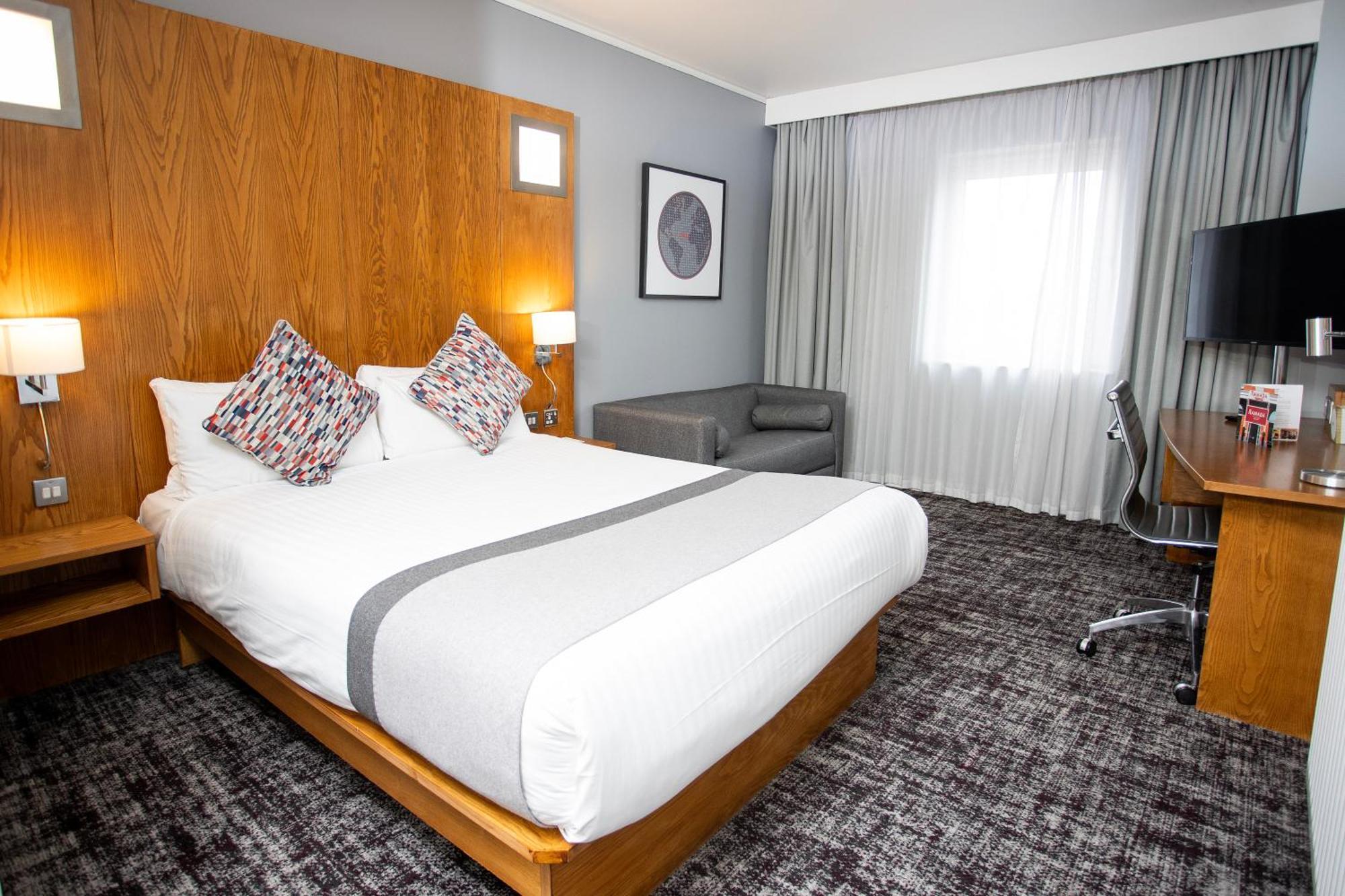 Ramada By Wyndham Belfast Hotel Exterior foto